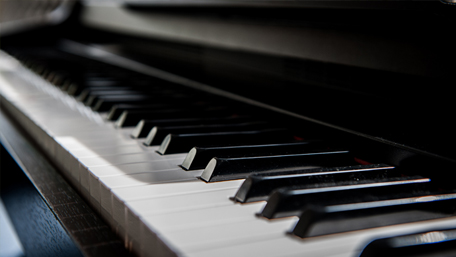 Piano by ear: How to play by ear, improvise and accompany songs in simple steps