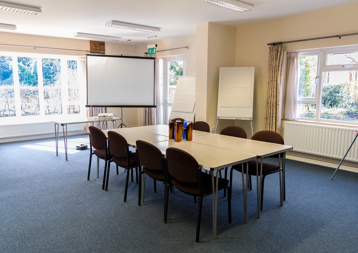 undefinedFieldfares large ensemble room set up for a conference