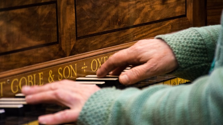 undefinedHarpsichord and hands